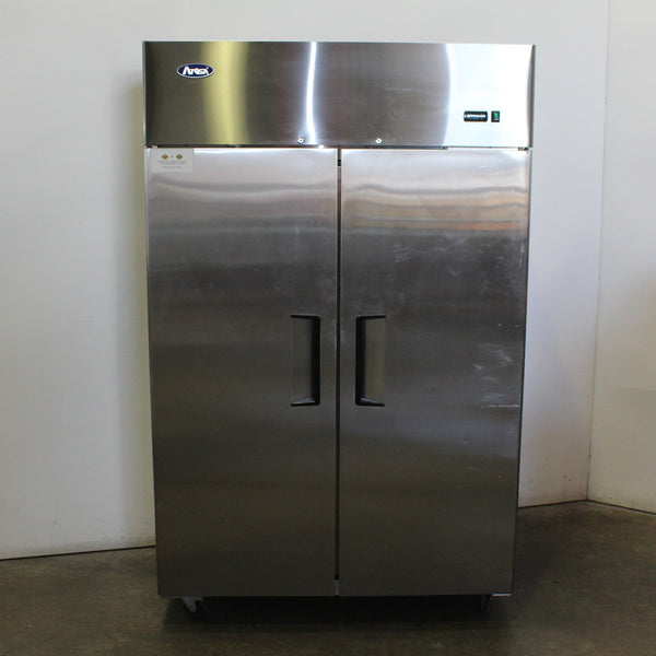 Atosa MBF8002 2 Door Upright Freezer (3)