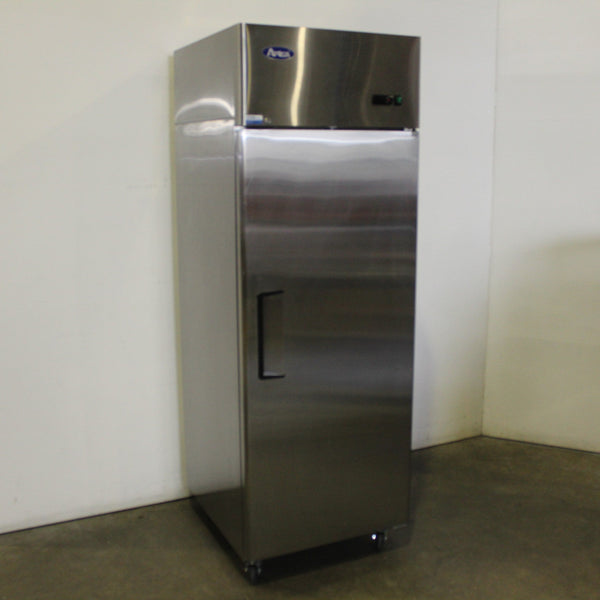 Atosa MBF8001 1 Door Upright Freezer (2)