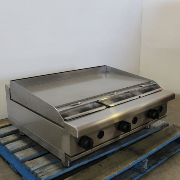 Waldorf RNL8609G-LS 3 Burner Griddle (2)