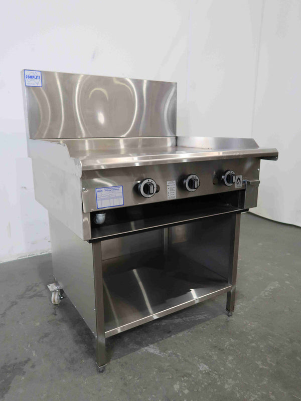 Complete PGM-36 3 Burner Griddle (2)