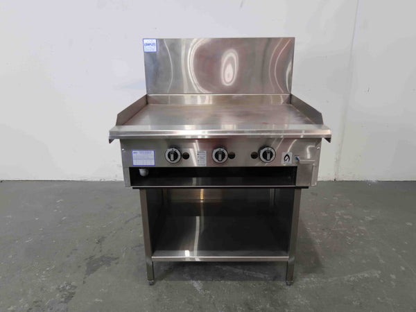Complete PGM-36 3 Burner Griddle (3)