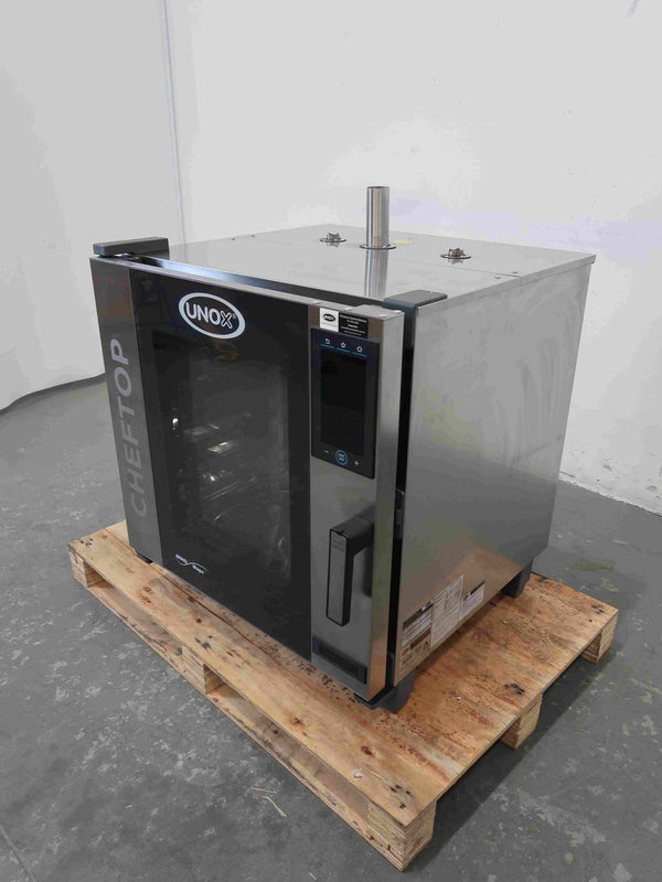 Unox XEVC-0711-GPRM 7 Tray Combi Oven (3)