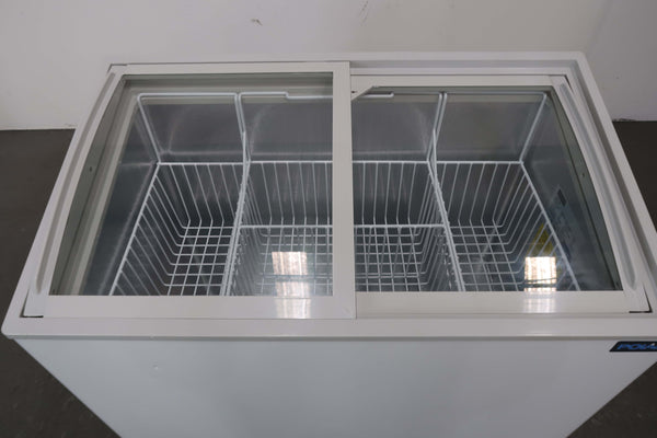 Polar CM433-A-03 Chest Freezer (5)