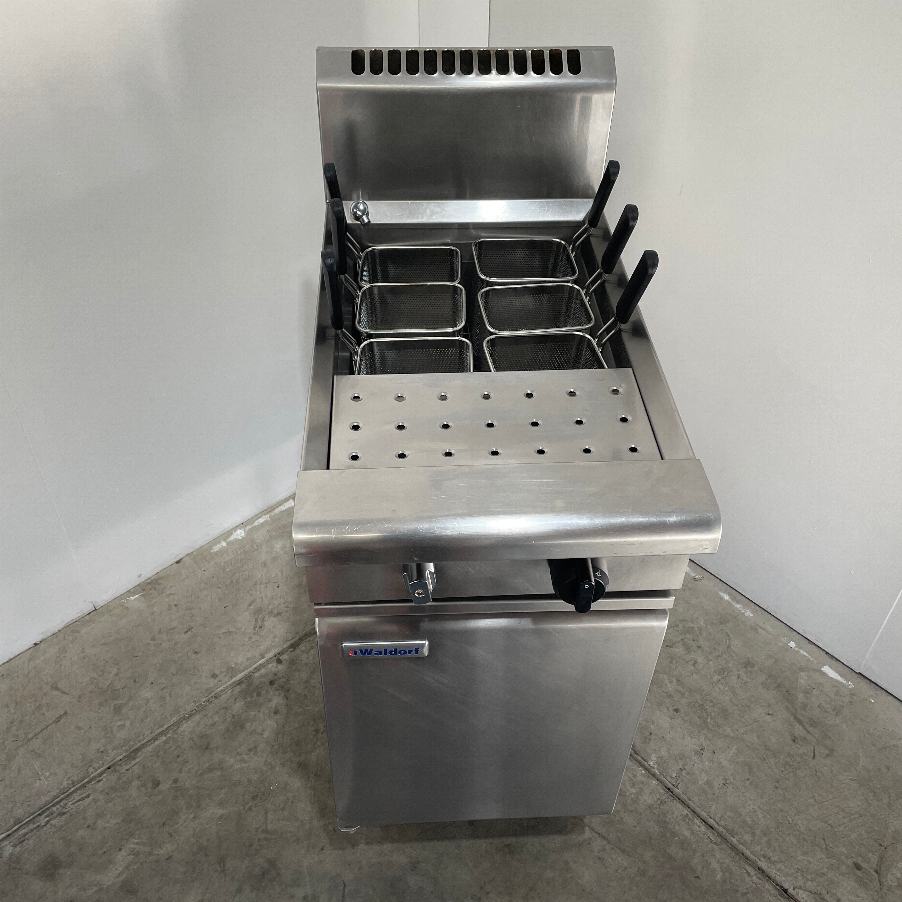 Waldorf PC8140G Single Pan Noodle Cooker (5)