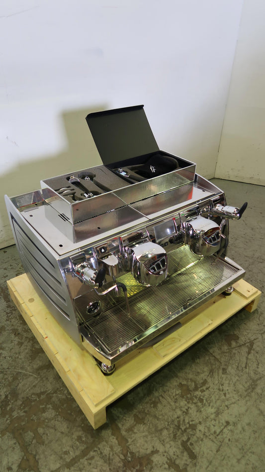 Victoria Arduino VA388 2 Grp Coffee Mach (1)