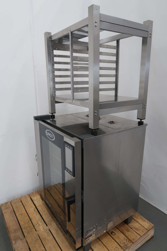 Unox XEVC-1011-GPR 10 Tray Combi Oven (2)