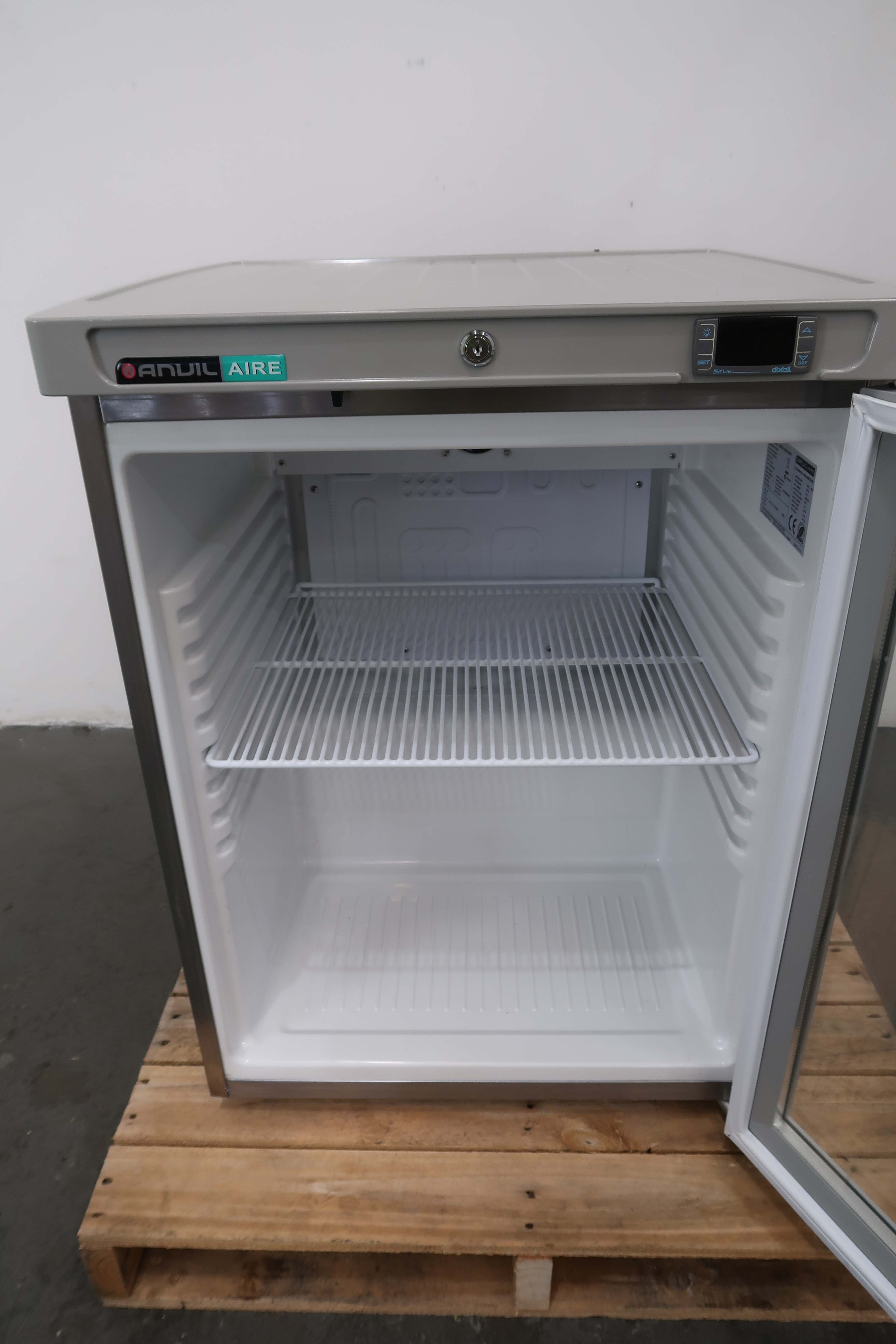 Anvil RCXG200 1 Glass Door Bar Fridge (5)