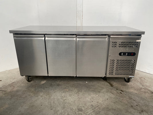 Bromic GN3100TN Undercounter Fridge (2)
