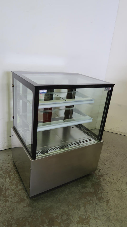 F.E.D. SGBP0FA-2XB Display Cake - Square (2)