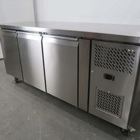 FED GN3100TN Undercounter Fridge (2)