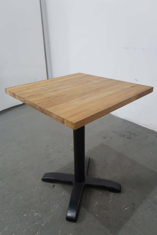 17 x Tables (2)