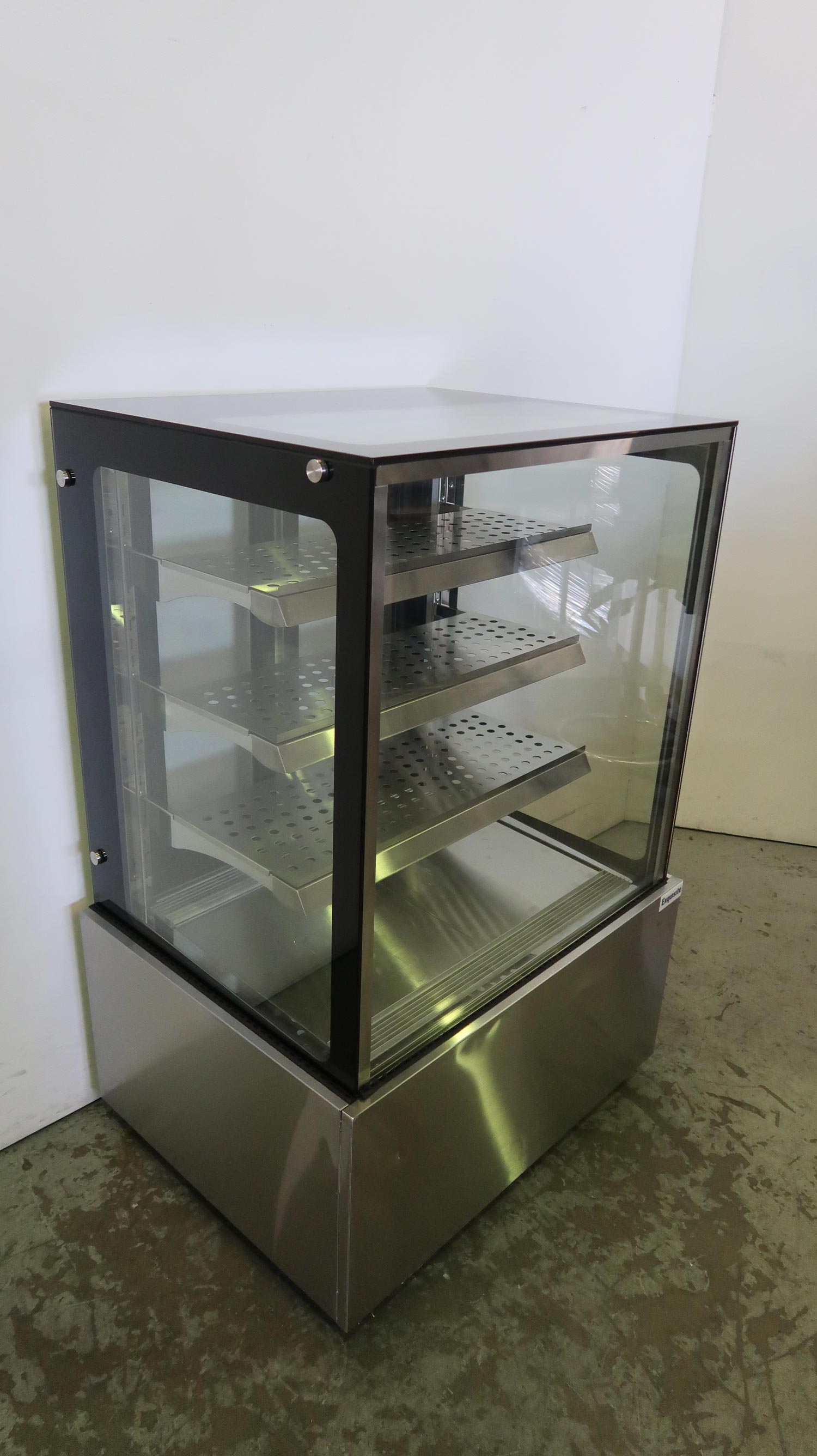 Exquisite CDW900 Heated Display (2)