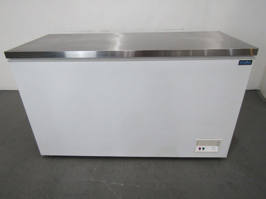 Polar CE212-A Chest Freezer (2)