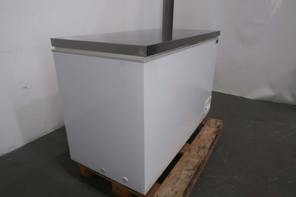 Polar CE210-A Chest Freezer (4)