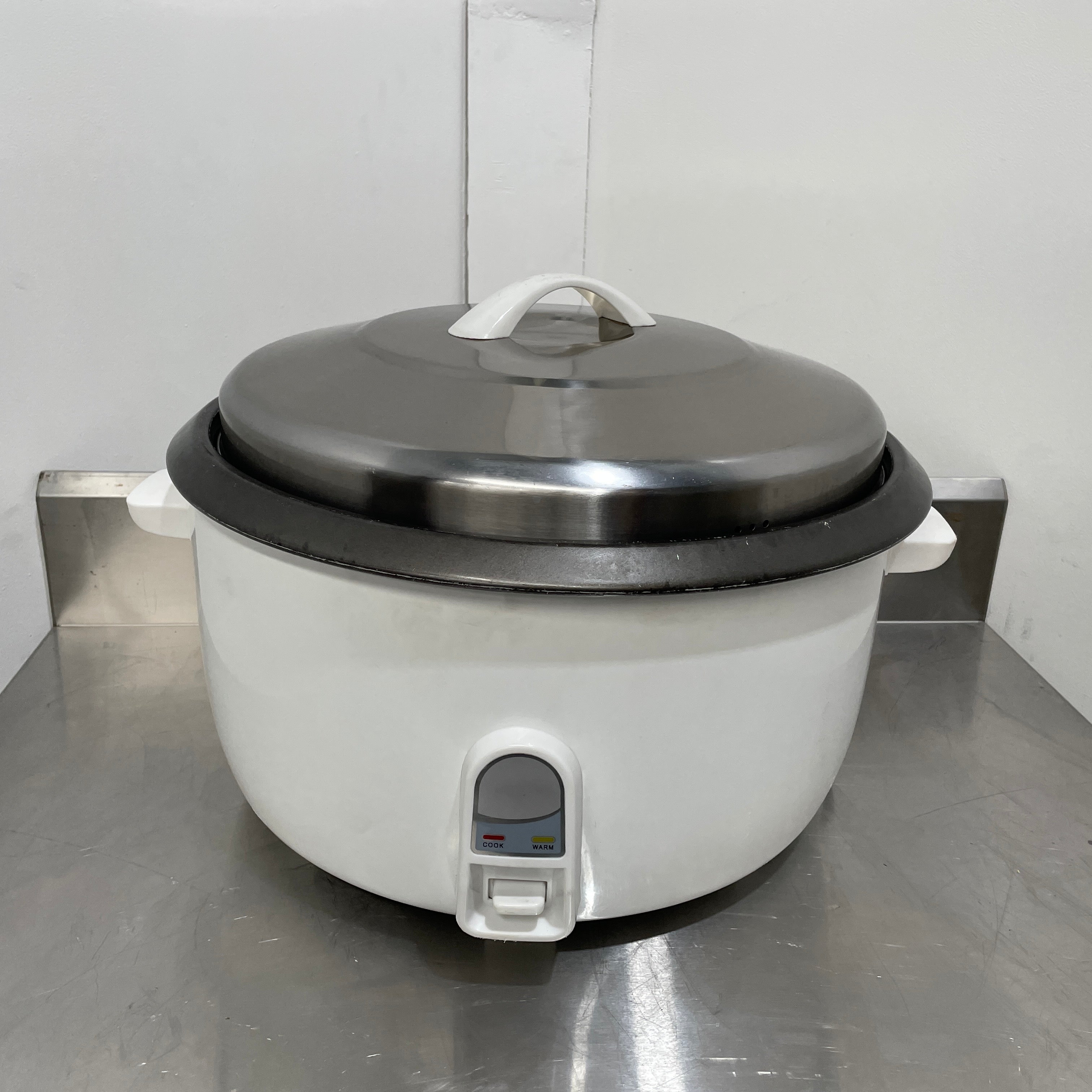 FED CFXB230-300B Rice Cooker (3)