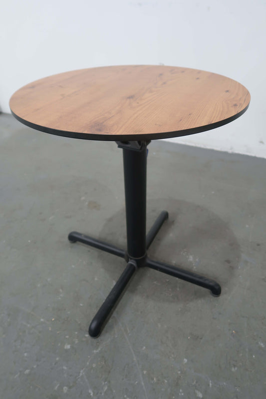 Round Tables (2)