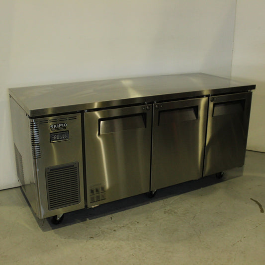 Skipio SUR18-3 Undercounter Fridge (2)
