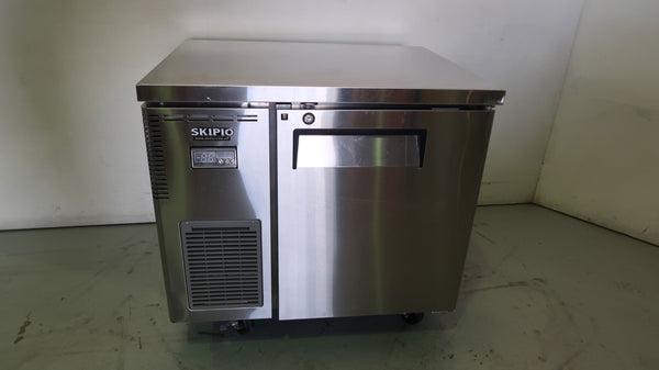 Skipio SGR9-1 Undercounter Fridge (3)
