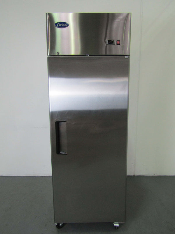 Atosa MBF 8001 Upright Freezer (2)