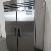 Skipio SFT45-2 2 Door Upright Freezer (2)