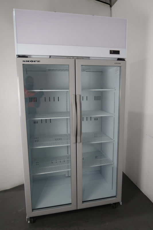 Skope TCE1000 Upright Fridge (2)