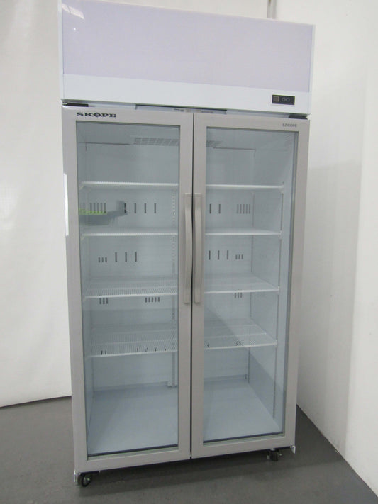 Skope TCE1000:EM10BY Upright Fridge (2)