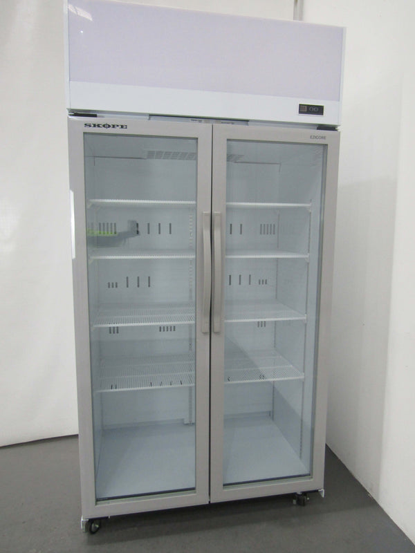 Skope TCE1000:EM10BY Upright Fridge (2)