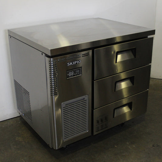 Skipio SUR9-3D-3 Underbench Draw Fridge (2)
