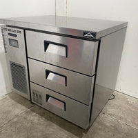 Skipio SUR9-3D-3 Underbench Draw Fridge (2)