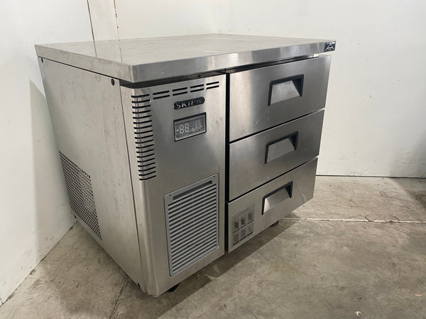 Skipio SUR9-3D-3 Underbench Draw Fridge (4)