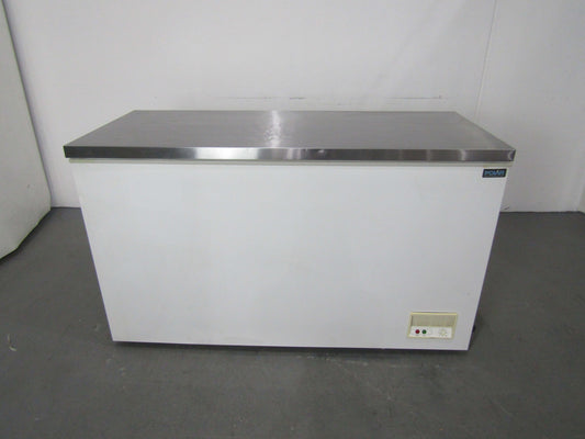 Polar CE212-A Chest Freezer (2)