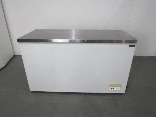 Polar CE212-A Chest Freezer (2)