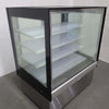 Display Refrigerated. Features Refrigera (4)