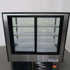 Display Refrigerated. Features Refrigera (5)