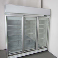 Artisan M1303 Upright Freezer (2)