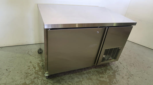 Saltas CUF1200 Undercounter Freezer (2)
