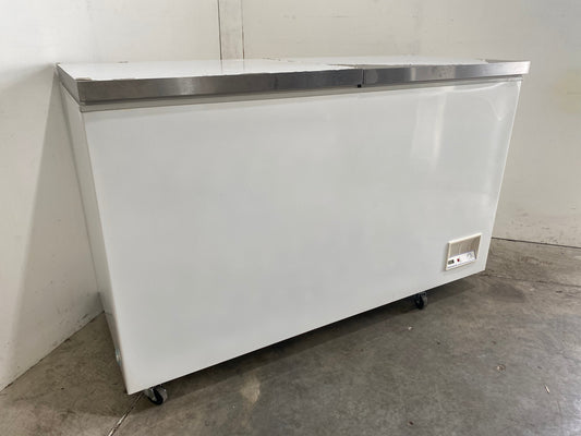 FED BD598F Chest Freezer (2)