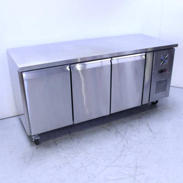 FED GN3100TN Undercounter Fridge (2)