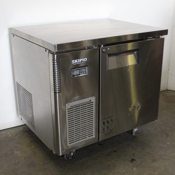 Skipio SUF9-1 Undercounter Freezer (2)