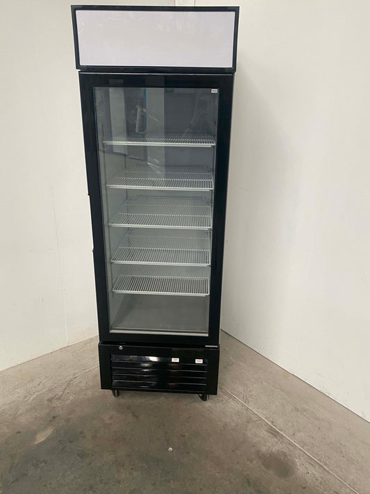 Novachill SM600GF Upright Fridge (2)