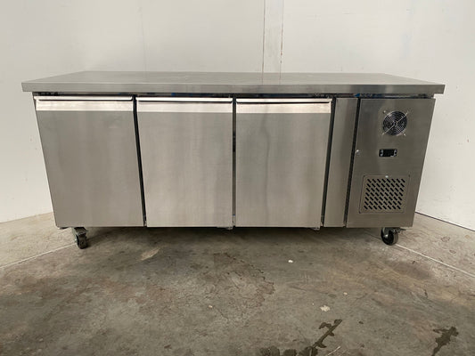 FED GN3100TN Undercounter Fridge (2)
