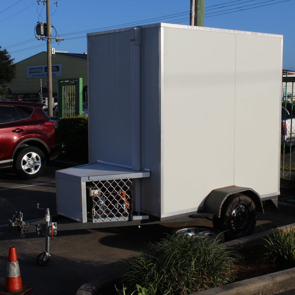 Cold Room on Trailer with Shelving Insid (2)