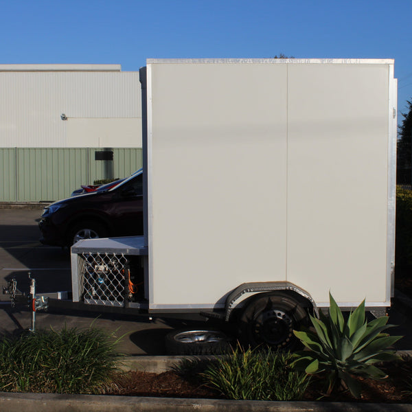 Cold Room on Trailer with Shelving Insid (3)