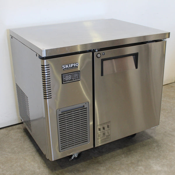 Skipio SUF9-1 Undercounter Freezer (2)