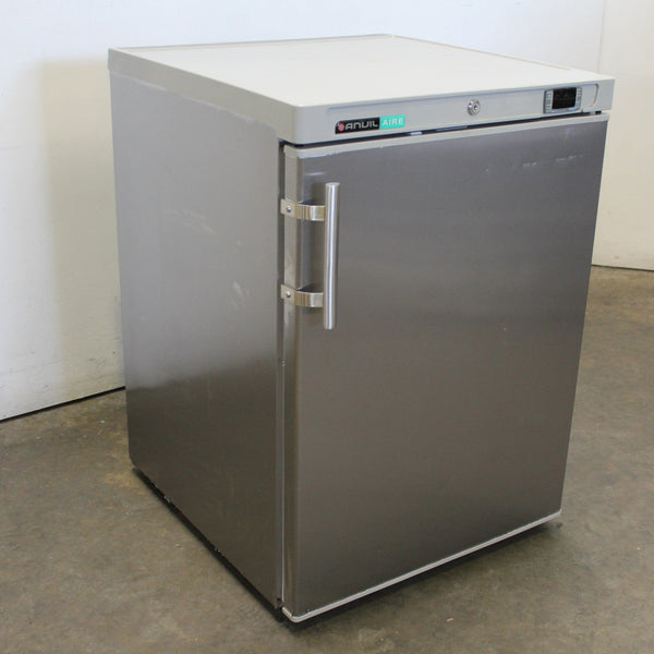 Anvil FBC0200 1 Solid Door Bar Fridge (2)