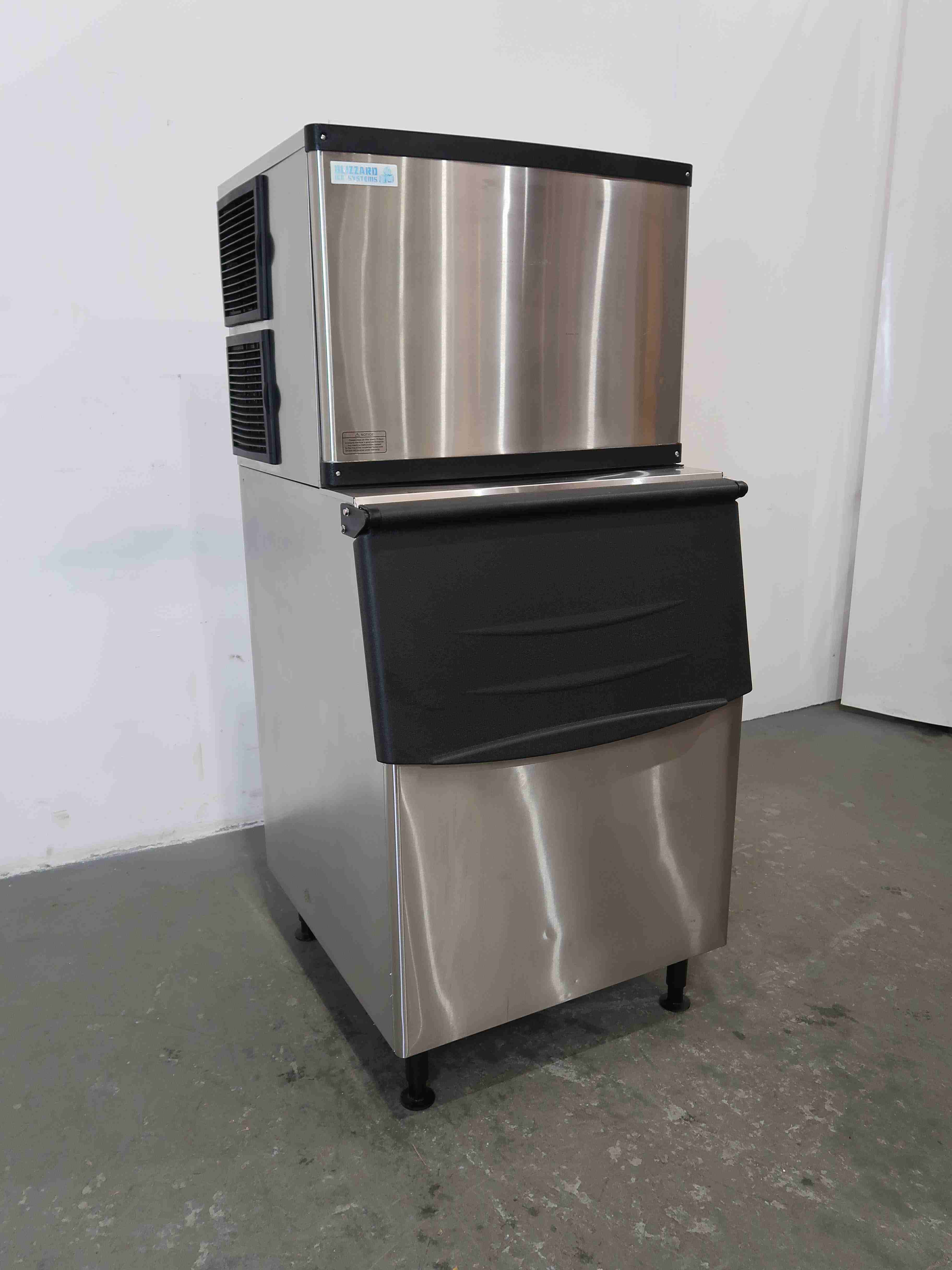 Blizzard SN-700P Ice Machine (2)