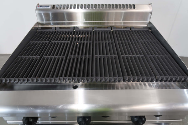 Waldorf CH8900G-LS 3 Burner Char Grill (5)