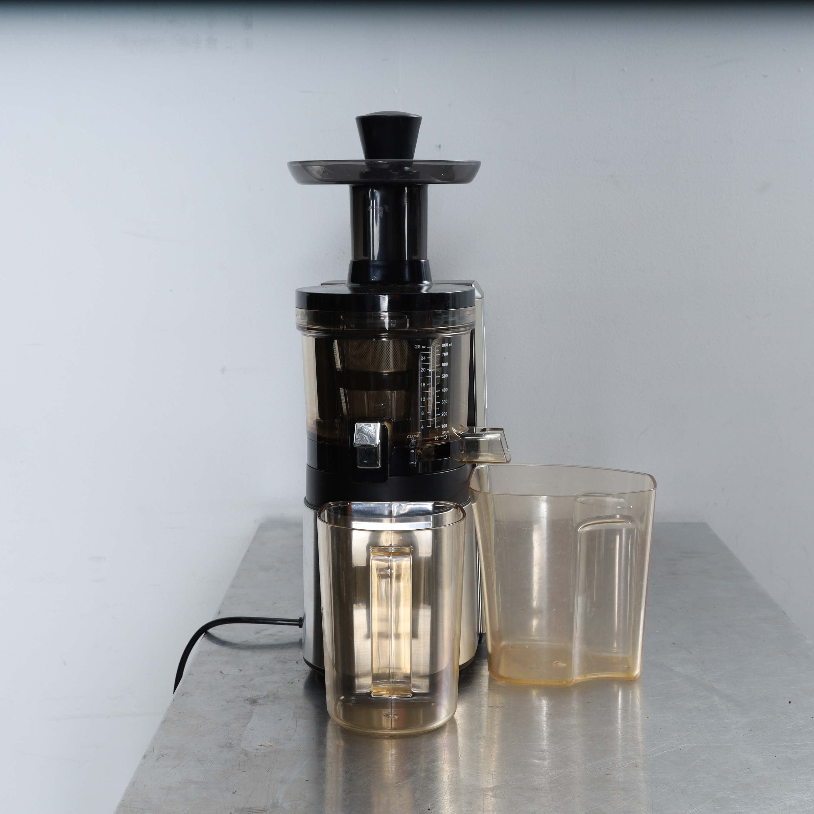Hurom HW-SBI18 - Juicer (4)