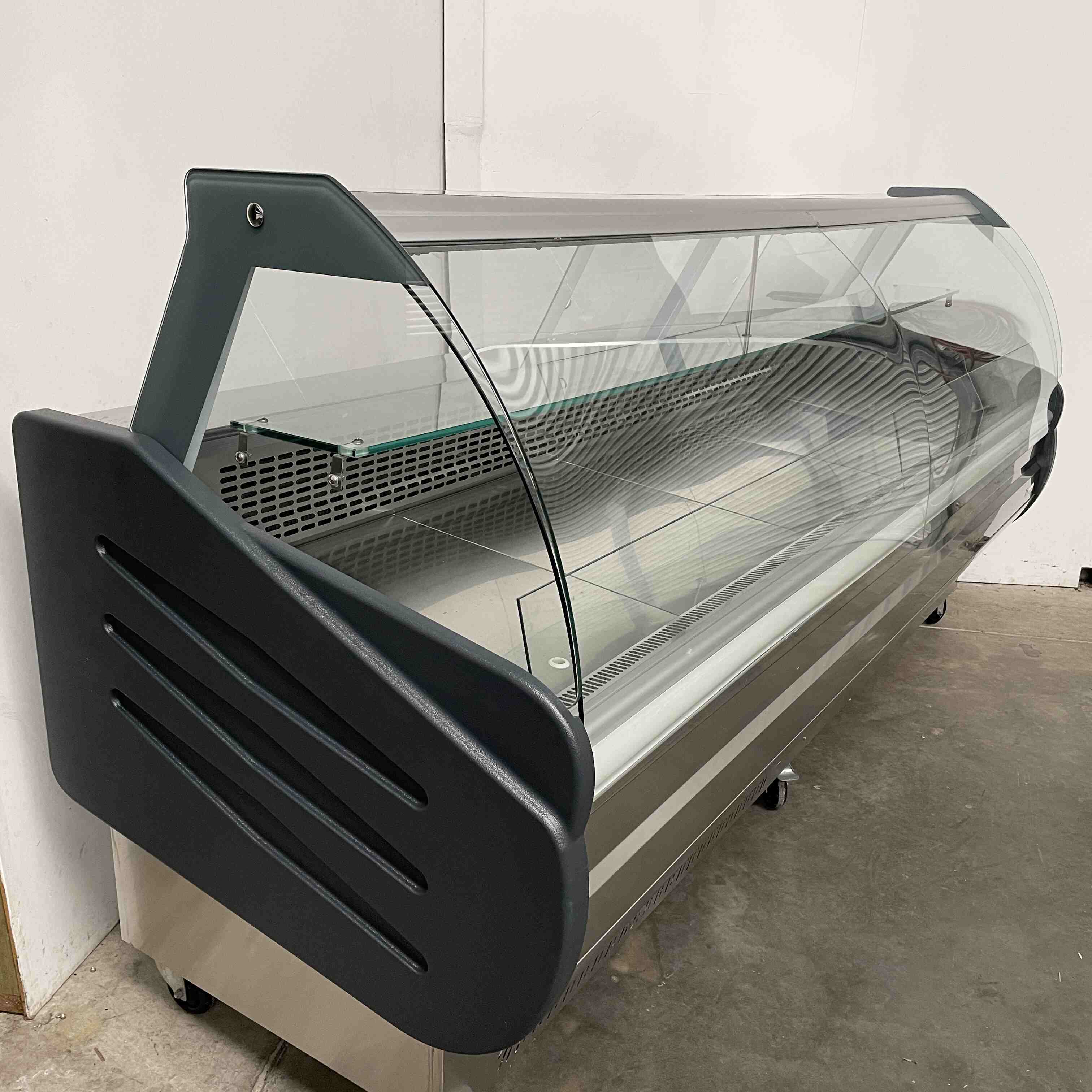 Thermocool A2. 5X Refrigerated Display (4)