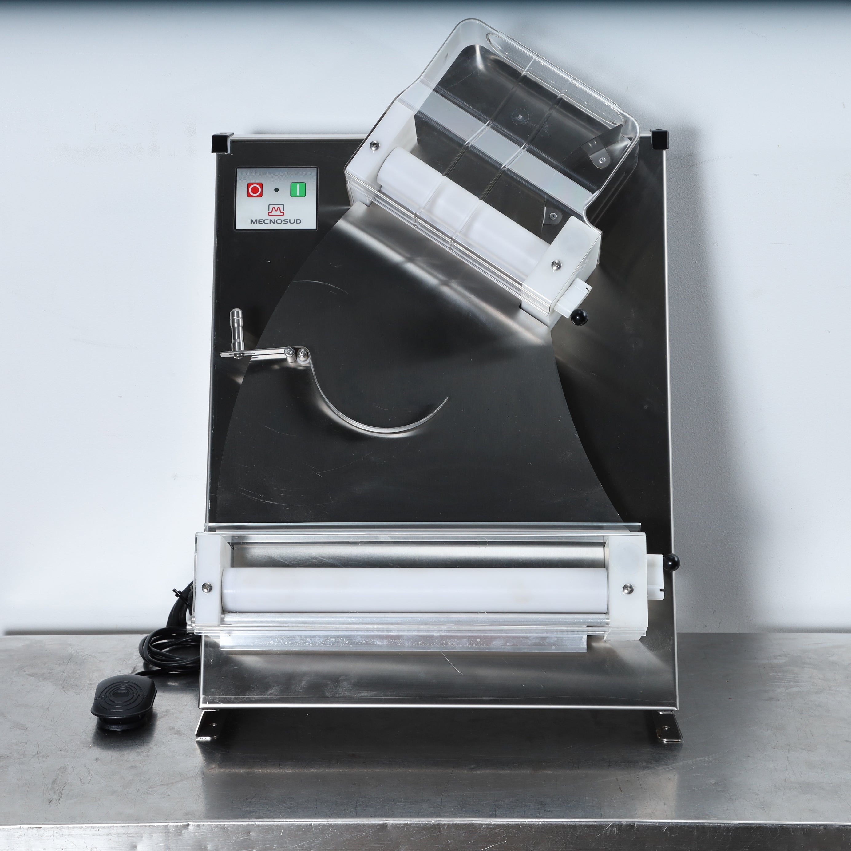 Mecnosud DL40 Countertop Dough Roller (3)